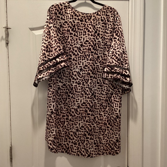 Lounge & Sleep Dress ( Size: X- Large)  (/Color: Leopard ) PREOWNED - Picture 3 of 5